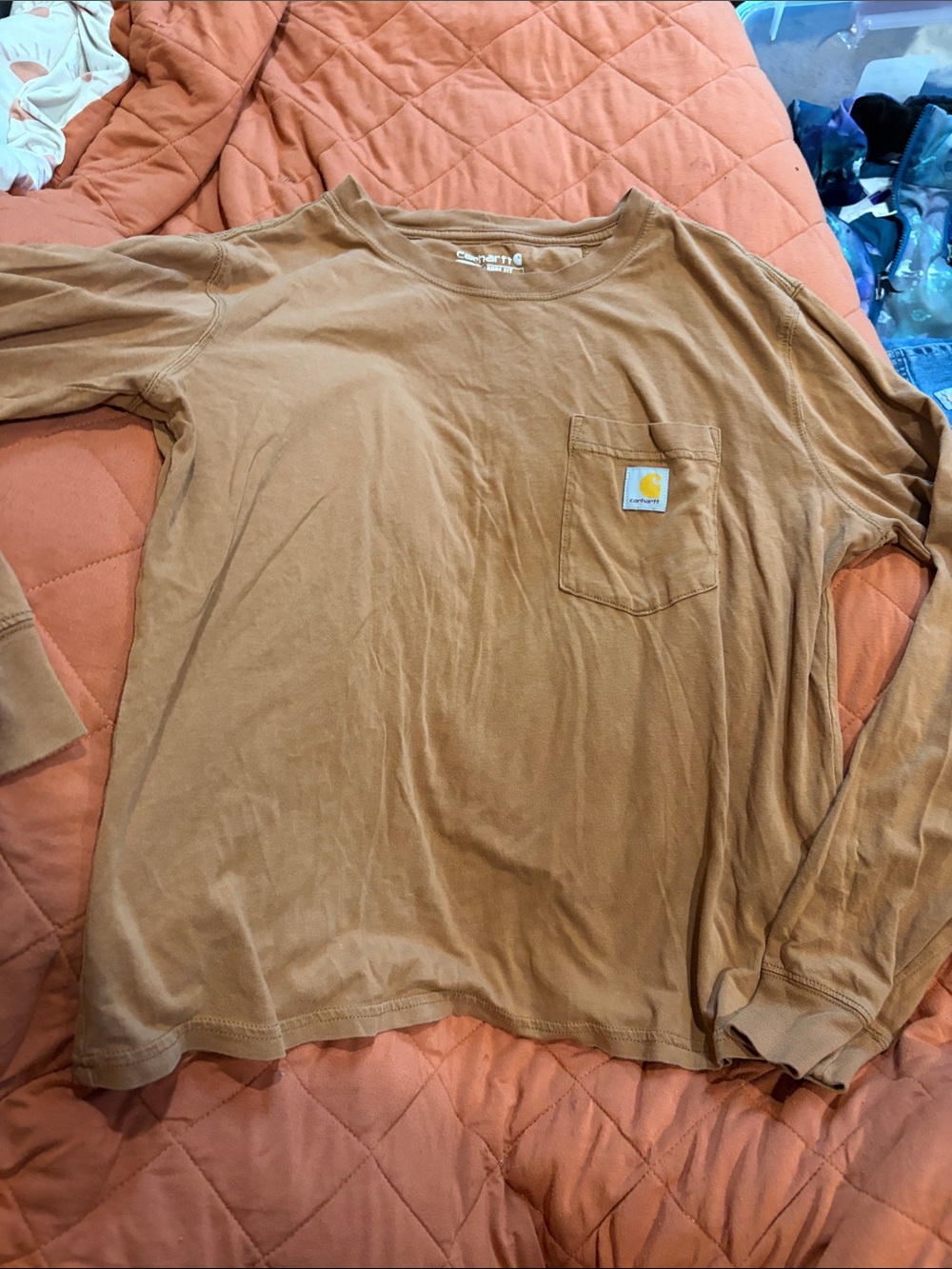 B64 Carhartt women’s Sm Relaxed Fit Long-Sleeve Pocket Tee - Carhartt Brown